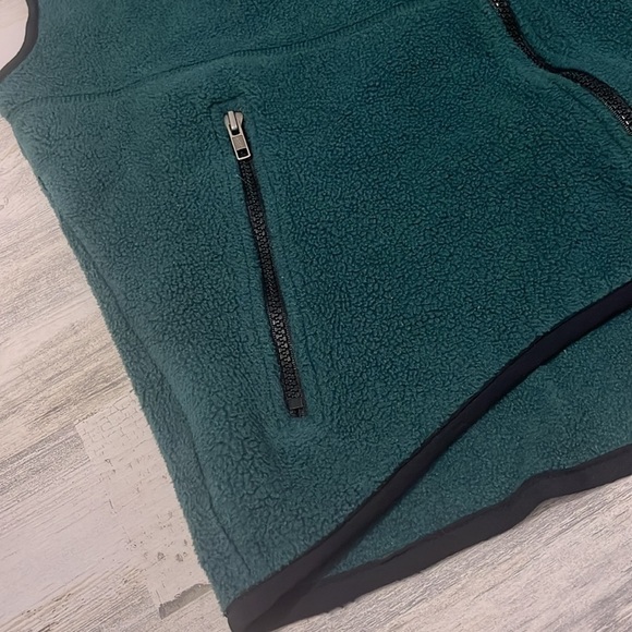 The North Face Vintage Vest Size L. Made in USA - Picture 3 of 8